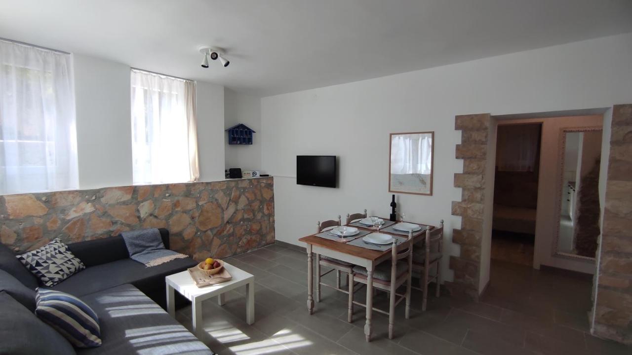 Apartment Loparina Nerezine Exterior photo